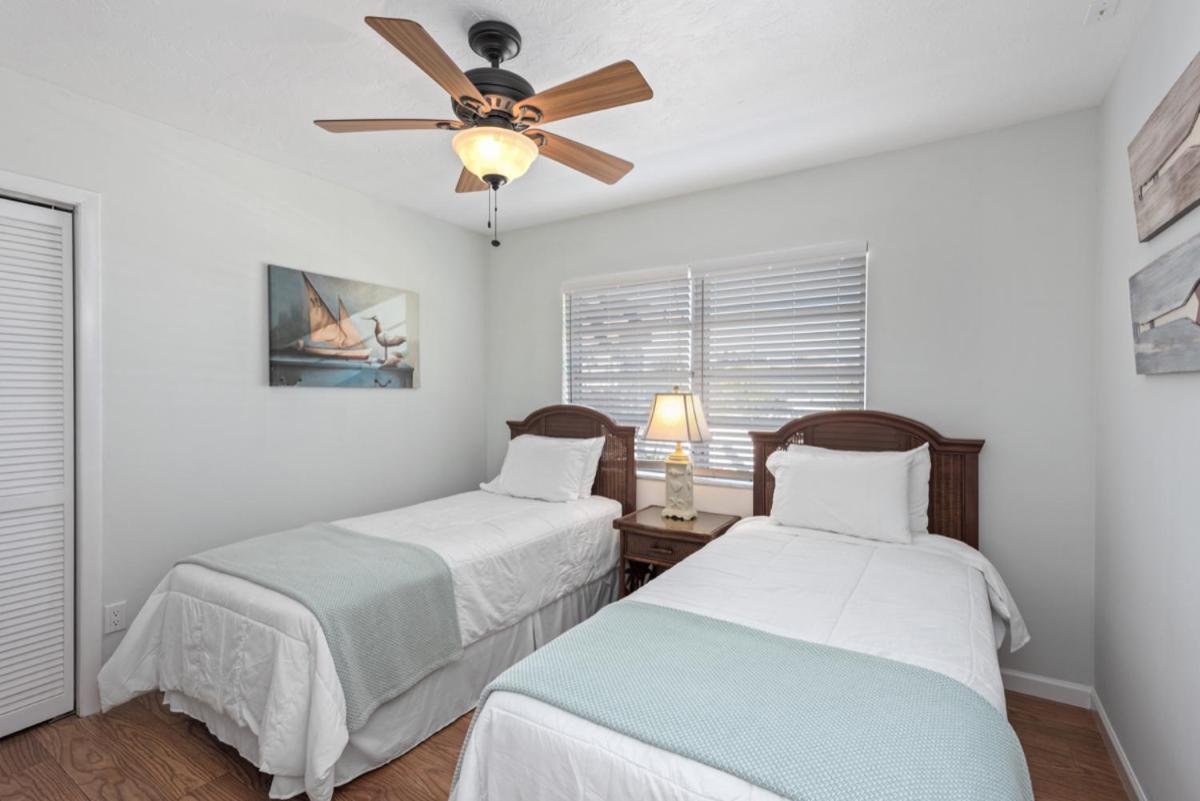 ליבוניה Elevated 955 - Spacious Family Riverfront Home 4 Bedrooms מראה חיצוני תמונה
