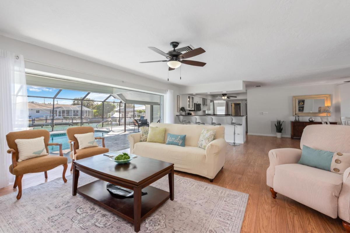 ליבוניה Elevated 955 - Spacious Family Riverfront Home 4 Bedrooms מראה חיצוני תמונה